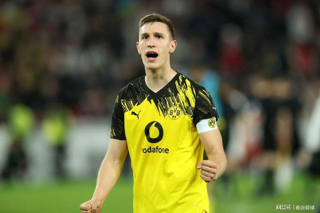 无缘红魔！多特左脚中卫拒绝转会，曼联还有两大备选